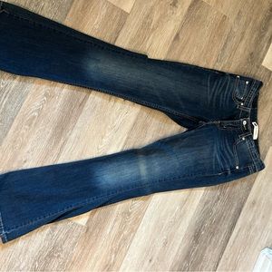 Levi’s 518 Super Low Boot Cut Size 3M